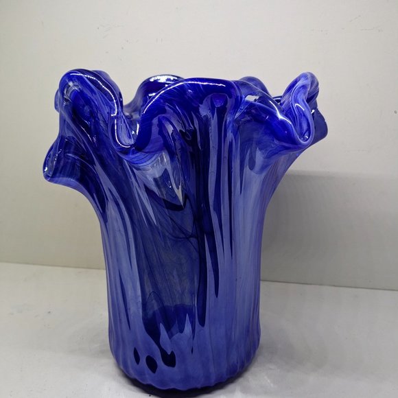 Murano Lavorazione  Arte  Swirl Blue 9 1/2" Heavy Art Glass vase. - Picture 3 of 9